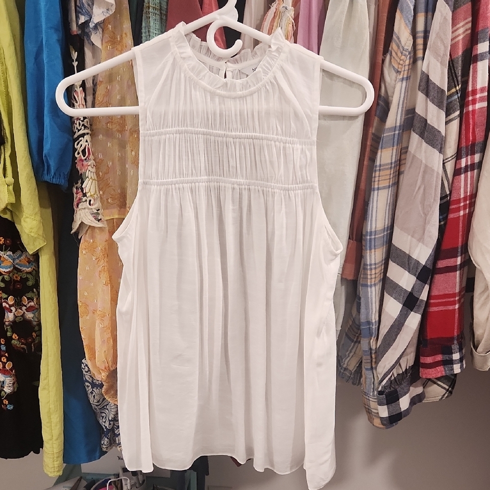 Elegant White Sleeveless Top